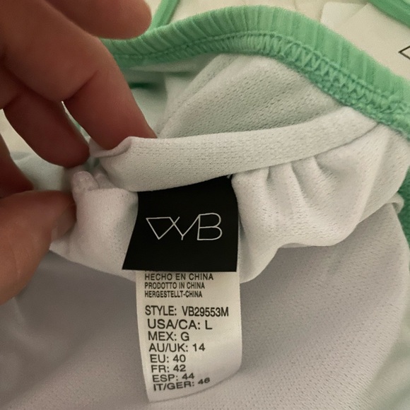 VYB brand new swimsuit - Picture 2 of 4